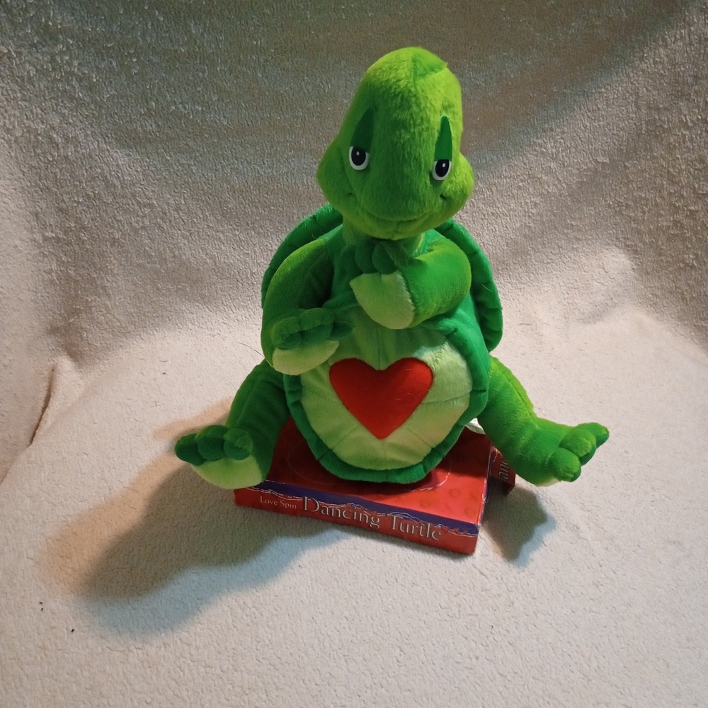 Gemmy Love Spin Dancing Turtle Animated Plush Sings Can't Hurry Love Green Heart